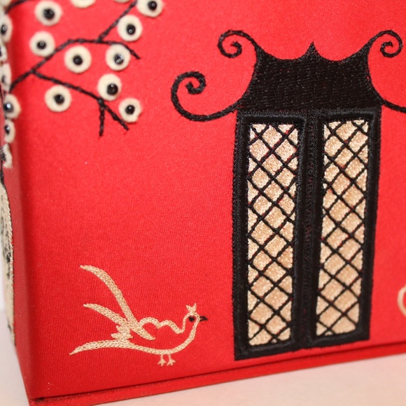 LULU GUINNESS - $850 ICONIC Red PAGODA Ltd Ed Purse * In Met, V&A, Vogue - Picture 3 of 11